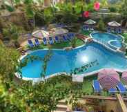 Swimming Pool 2 Cornucopia Hotel
