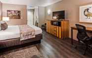 ห้องนอน 7 Best Western Cedar Inn & Suites