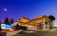 Luar Bangunan 5 Best Western Cedar Inn & Suites