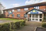 Exterior Days Inn by Wyndham Michaelwood M5