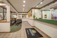 Lobby Days Inn by Wyndham Laramie