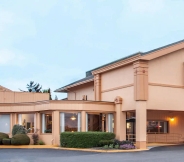 Exterior 5 Quality Inn & Suites at Coos Bay