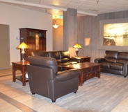 Lobby 2 Quality Inn & Suites at Coos Bay