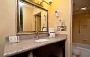 In-room Bathroom 4 Days Inn by Wyndham Pottstown