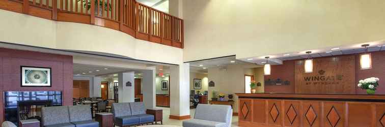 Lobby Wingate by Wyndham Chantilly / Dulles Airport