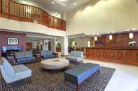 Lobby Wingate by Wyndham Chantilly / Dulles Airport