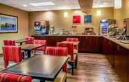 Restaurant 4 Comfort Inn & Suites Grafton - Cedarburg