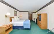 Kamar Tidur 6 Americas Best Value Inn Tahquamenon Country