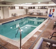 Swimming Pool 4 Sleep Inn & Suites Emmitsburg