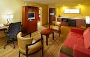 Common Space 5 Courtyard by Marriott Altoona