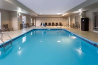 Swimming Pool La Quinta Inn & Suites by Wyndham Columbus West - Hilliard