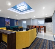 Lobby 6 La Quinta Inn & Suites by Wyndham Columbus West - Hilliard