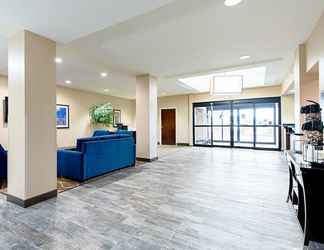 Lobi 2 Comfort Inn & Suites Pine Bluff