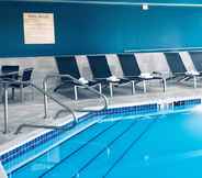 Swimming Pool 2 Hampton Inn Youngstown-North