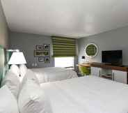 Bedroom 3 Hampton Inn Youngstown-North