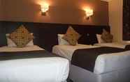 Bedroom 2 Best Western Gatwick Skylane Hotel