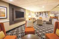 Bar, Cafe and Lounge La Quinta Inn & Suites by Wyndham Mechanicsburg - Harrisburg