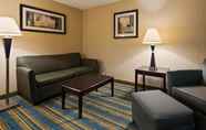 Ruang Umum 4 Best Western Plus Berkshire Hills Inn & Suites