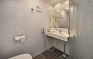 In-room Bathroom 3 Scandic Laajavuori