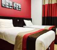 Kamar Tidur 5 Royal Cambridge Hotel