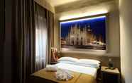 Kamar Tidur 7 Heart Hotel Milano