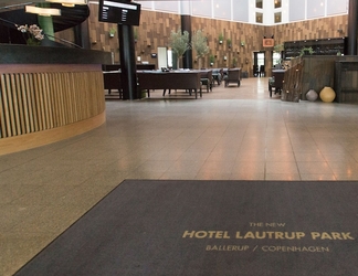 Lobby 2 Hotel Lautrup Park