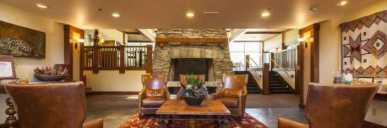 Lobby The Lodge at Ventana Canyon