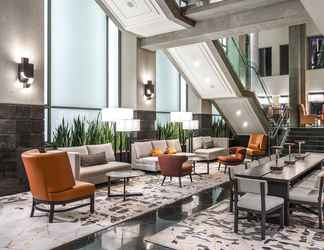 Lobi 2 Delta Hotels by Marriott Vancouver Downtown Suites