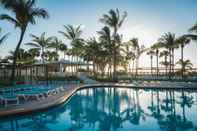 Kolam Renang Hotel Riu Plaza Miami Beach