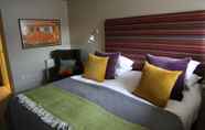 Kamar Tidur 7 The Falstaff Hotel