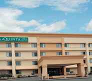 Exterior 3 La Quinta Inn & Suites by Wyndham Mansfield OH