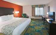 Bedroom 6 La Quinta Inn & Suites by Wyndham Mansfield OH
