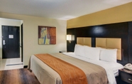 Bedroom 3 Comfort Inn Grapevine Near DFW Airport