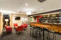 Bar, Cafe and Lounge Old Woolstore Apartment Hotel