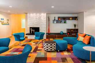 Lobby 4 Fairfield Inn & Suites by Marriott Chicago Naperville/Aurora