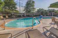 Swimming Pool La Quinta Inn & Suites by Wyndham Oklahoma City Norman