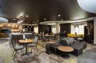 Bar, Kafe, dan Lounge Courtyard by Marriott Boston Westborough