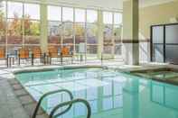 Kolam Renang Courtyard by Marriott Denver Airport