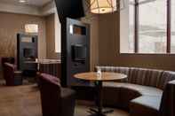 Bar, Cafe and Lounge Courtyard by Marriott Denver Airport