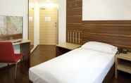 Bedroom 2 Austria Trend Hotel beim Theresianum