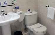 Toilet Kamar 7 Arha Santander