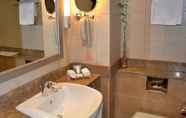 In-room Bathroom 4 Al Rawda Arjaan by Rotana