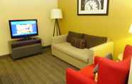 Ruang untuk Umum 5 Country Inn & Suites by Radisson, Burlington (Elon), NC