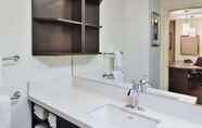 In-room Bathroom 2 Sonesta Simply Suites Phoenix Glendale