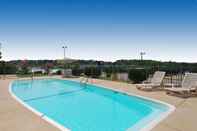 Swimming Pool Comfort Inn Poplar Bluff North