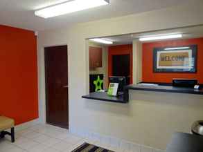 Lobi 4 Extended Stay America Select Suites Raleigh RDU Airport