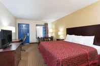 Bedroom Days Inn by Wyndham Reidsville