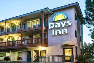 Exterior 4 Days Inn by Wyndham Anaheim West