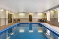 Kolam Renang Comfort Inn & Suites Decatur - Forsyth