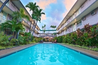 Swimming Pool Pacific Marina Inn Airport Hotel